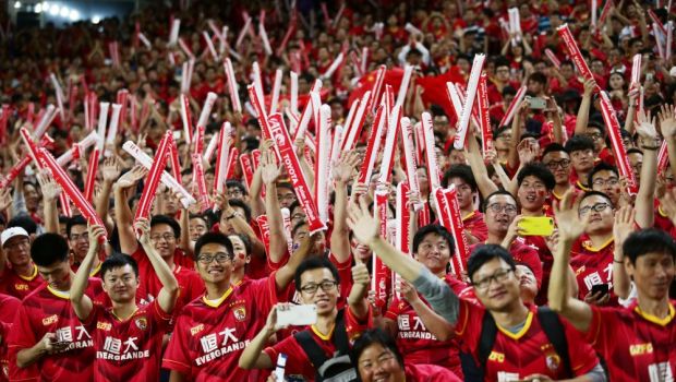 
	Noua ordine mondiala in fotbal: chinezii se lauda cu cel mai valoros club din lume pe piata bursiera! Guangzhou, mai scump decat Real si United
