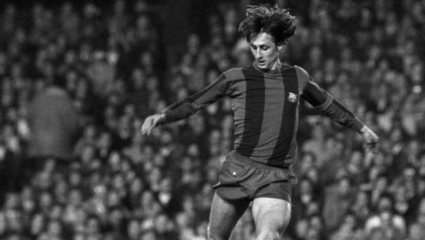 
	Ajax, omagiu emotionant pentru Cruyff! Imaginile superbe din cariera unui jucator care a marcat istoria fotbalului
