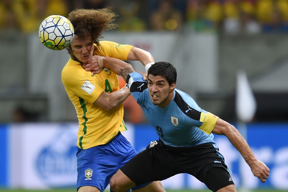 S-a intors "Canibalul". Luis Suarez a jucat in nationala Uruguayului pentru prima data de la incidentul cu Giorgio Chiellini si a fost eroul tarii sale in meciul cu Brazilia_1