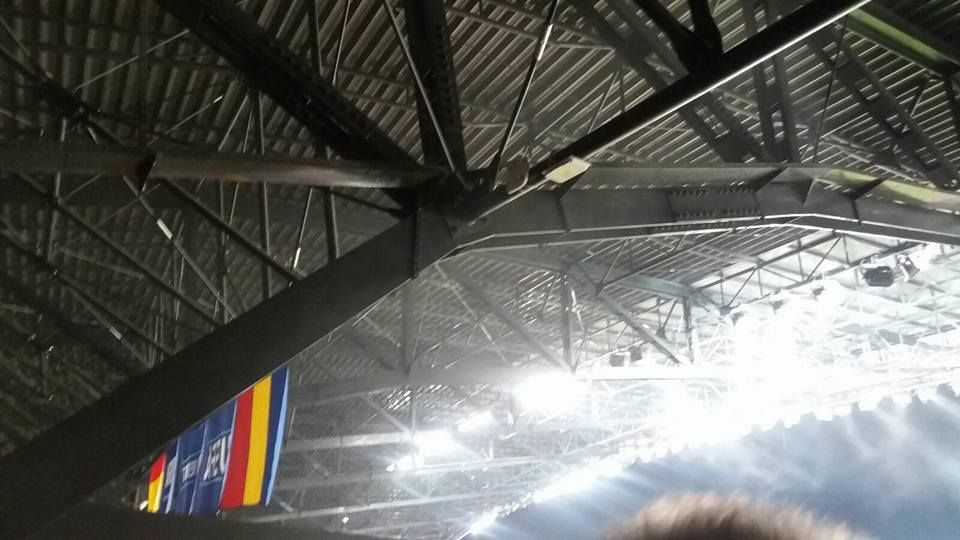 Incendiu pe Cluj Arena! Momente de panica din cauza unui scurtcircuit. Imagini VIDEO cu stewarzii care au blocat iesirile_25
