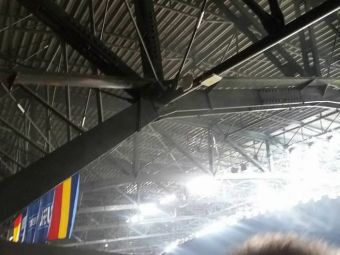 
	Incendiu pe Cluj Arena! Momente de panica din cauza unui scurtcircuit. Imagini VIDEO cu stewarzii care au blocat iesirile
