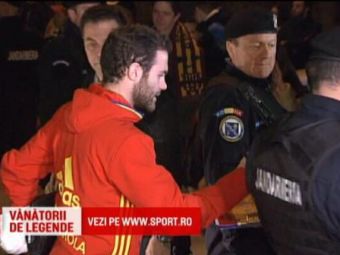 VIDEO Mata, singurul star din nationala Spaniei care a oferit autografe! Fanii s-au inghesuit la hotelul campionilor europeni