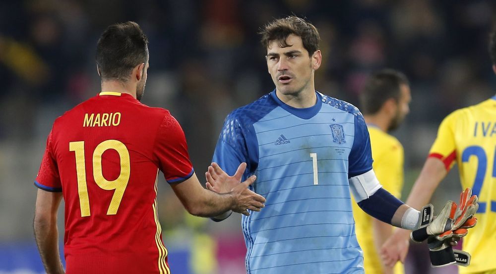La cine a ajuns tricoul lui Casillas dupa meciul cu Romania, cel mai vanat din nationala Spaniei_2