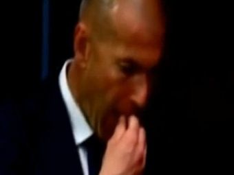 
	Ce face Zidane cu guma de mestecat? Cum a fost surprins antrenorul Realului dupa El Clasico la conferinta de presa! VIDEO
