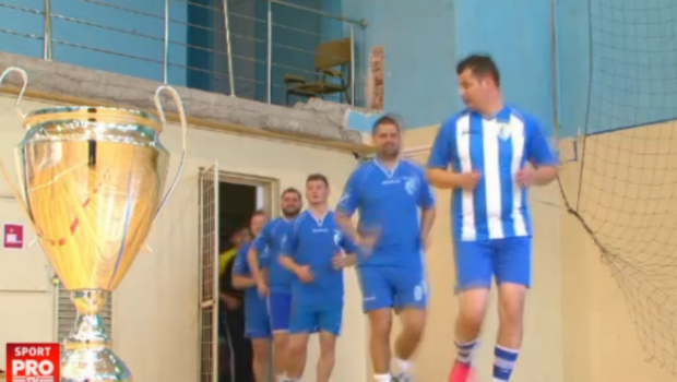 
	EROI.RO | Fotbalistul surdo-mut care conduce de 10 ani echipa Craiovei! Povestea lui te va lasa FARA CUVINTE. VIDEO
