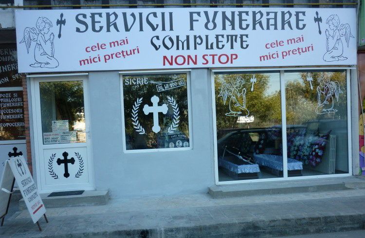 Primul club din fotbalul romanesc care si-a luat sponsor o companie de pompe funebre: "Fanii au 10% reducere la serviciile noastre"_3
