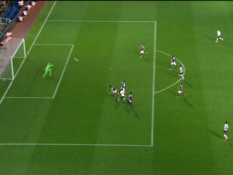 
	Gol senzational marcat de pustiul inventat de Van Gaal! Manchester United s-a calificat in semifinala Cupei dupa 2-1 cu West Ham. VIDEO
