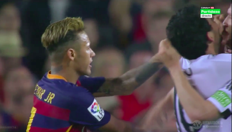 Reactie de LOSER a lui Neymar dupa infrangerea cu Valencia! I-a luat la palme pe adversarii care se bucurau si poate fi suspendat! VIDEO_2