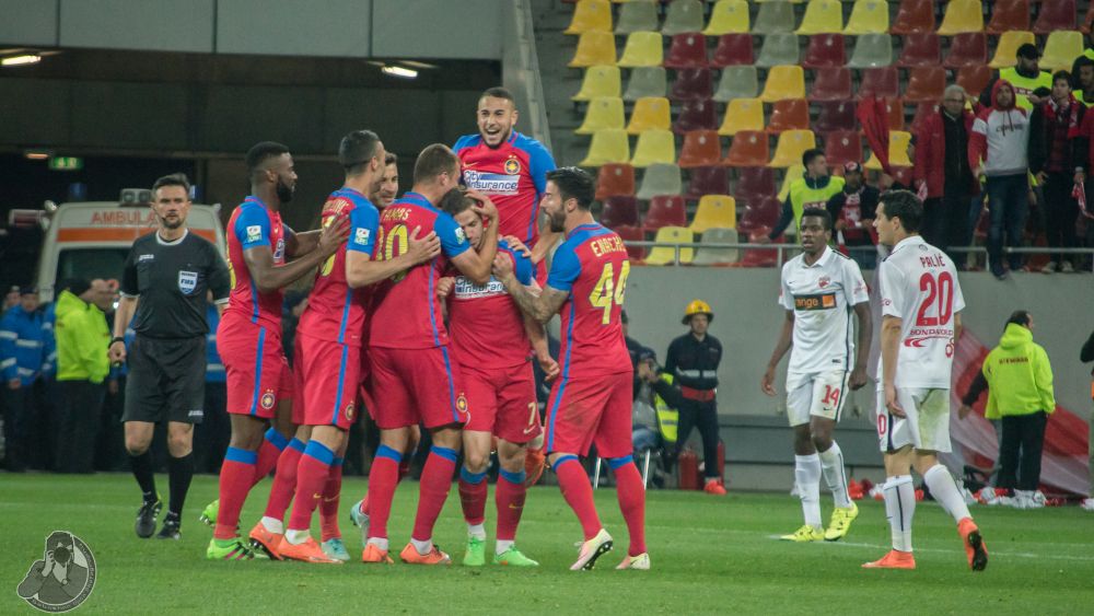 Derby-ul de la nivelul gazonului | Cele mai tari poze de la Steaua 2-2 Dinamo! Ce a patit un dinamovist la finalul partidei_14