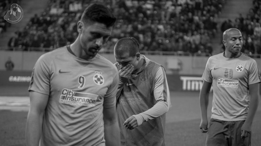 Derby-ul de la nivelul gazonului | Cele mai tari poze de la Steaua 2-2 Dinamo! Ce a patit un dinamovist la finalul partidei_8