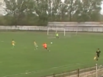 Gol FABULOS in liga a 4-a din Romania! Cum a marcat acest jucator de la 30 de metri