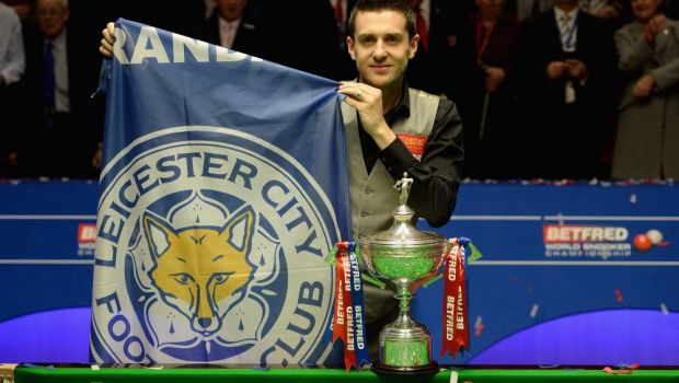
	Un miracol nu vine niciodata singur! Nascut in Leicester, Selby a castigat titlul mondial la snooker! A dedicat trofeul echipei de fotbal

