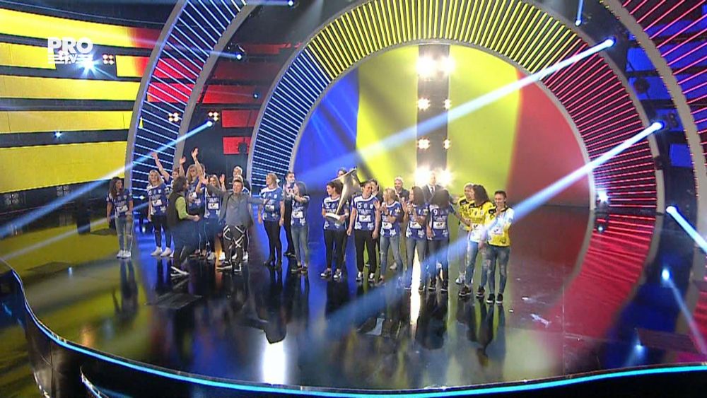 Surpriza uriasa aseara la Romanii au Talent! Cum au aparut REGINELE HANDBALULUI de la CSM Bucuresti cu trofeul Ligii. VIDEO_2