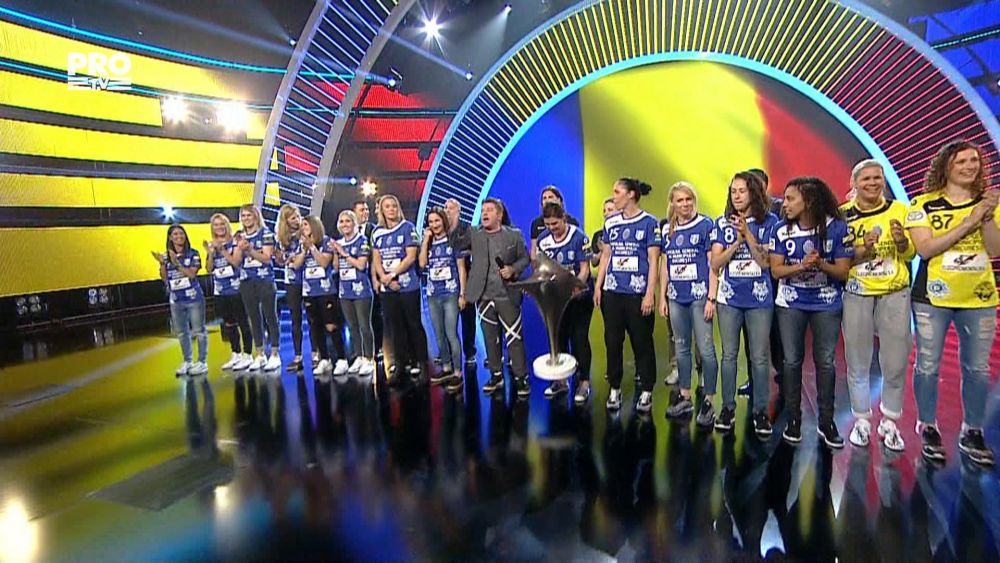 Surpriza uriasa aseara la Romanii au Talent! Cum au aparut REGINELE HANDBALULUI de la CSM Bucuresti cu trofeul Ligii. VIDEO_5