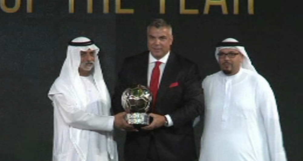 "Trofeul asta ma obliga sa fiu mult mai bun!" Cosmin Olaroiu a fost numit antrenorul anului in Emirate_1