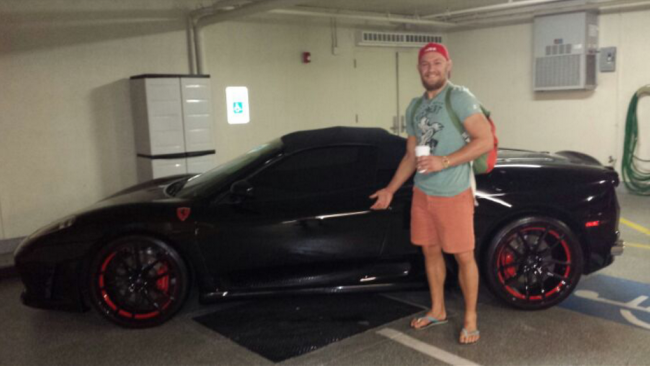 Poza geniala care arata succesul lui Conor McGregor! In 2013 se poza cu un Ferrari care nu era al lui. Ce masini are acum - FOTO_10