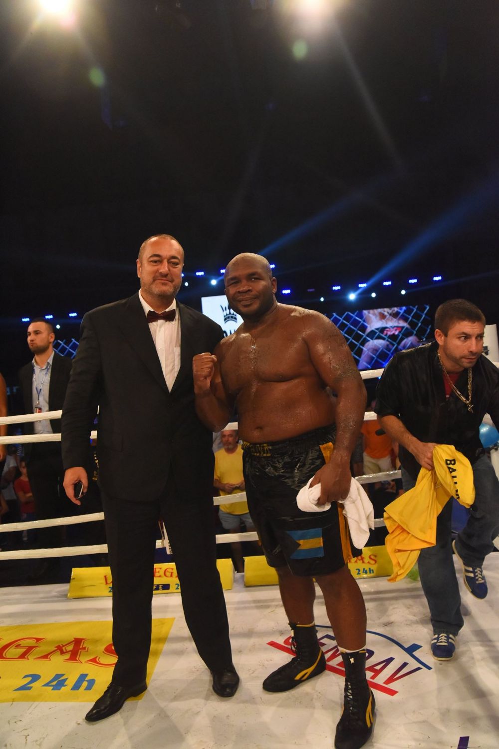 "Michael Buffer de Romania" prezinta Divizia MMA. Povestea veteranului din spatele microfonului din arena galelor profesioniste_9