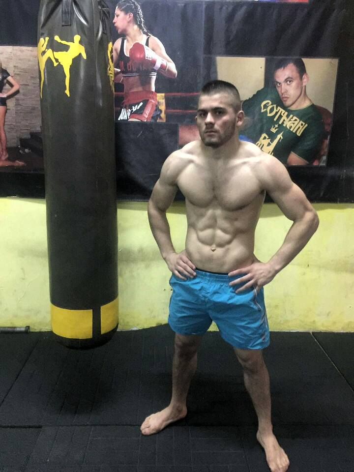 Divizia MMA prezinta “Bestia Moldovei”, urmasul lui Morosanu. Care e secretul luptatorului care ridica 100kg ... stand in CAP!_3