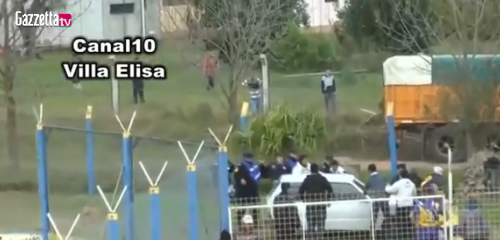 SOCANT! Un jucator a murit pe teren in Argentina, dupa ce a incasat o lovitura in timpul unei altercatii VIDEO_2