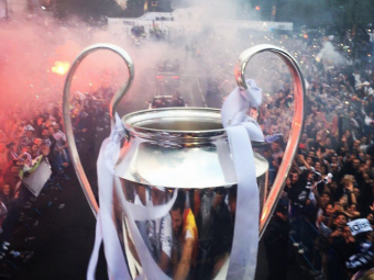 
	LIVE UPDATE: Zeci de mii de fani pe strazi, trofeul Champions League a ajuns la Madrid! Cum s-a trait finala aseara pe Bernabeu
