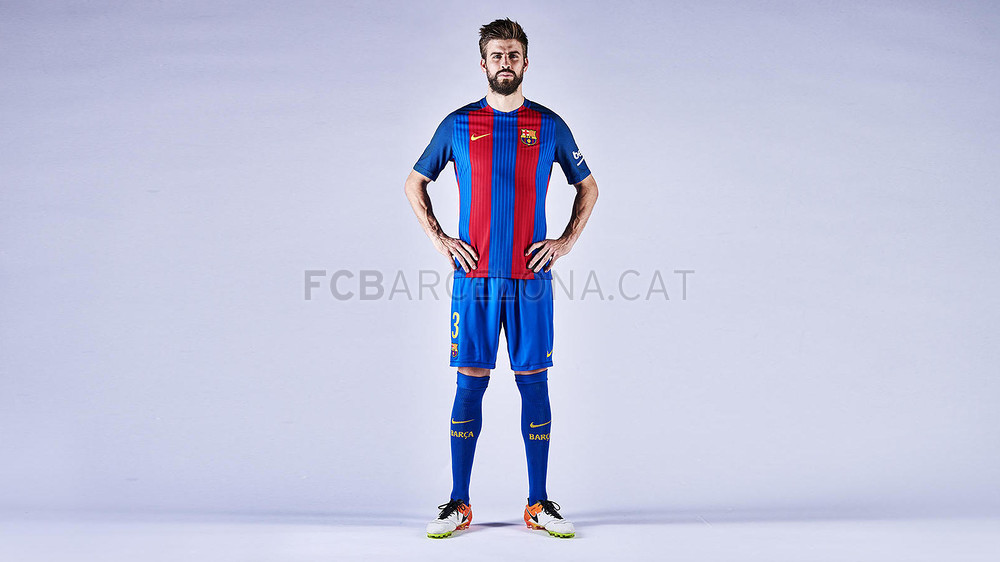 Barcelona si-a lansat oficial noul echipament! Dungi verticale si fara sponsor pe tricou | FOTO_4