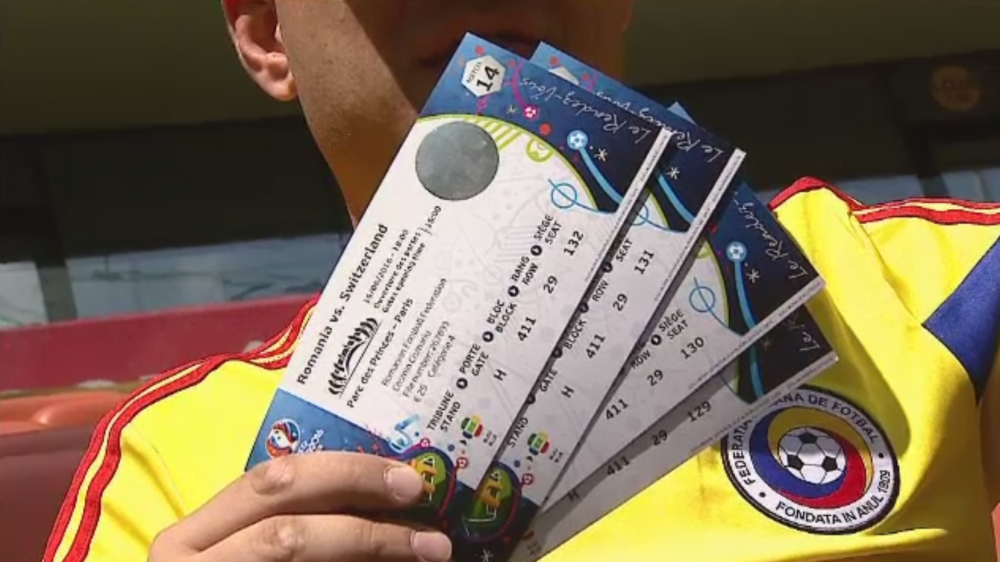 Suporterul care le cere tricolorilor sa fie asa cum e el in fiecare zi: LA INALTIME :) Are colectie de bilete de la meciuri si asteapta cu nerabdare Romania-Elvetia_2
