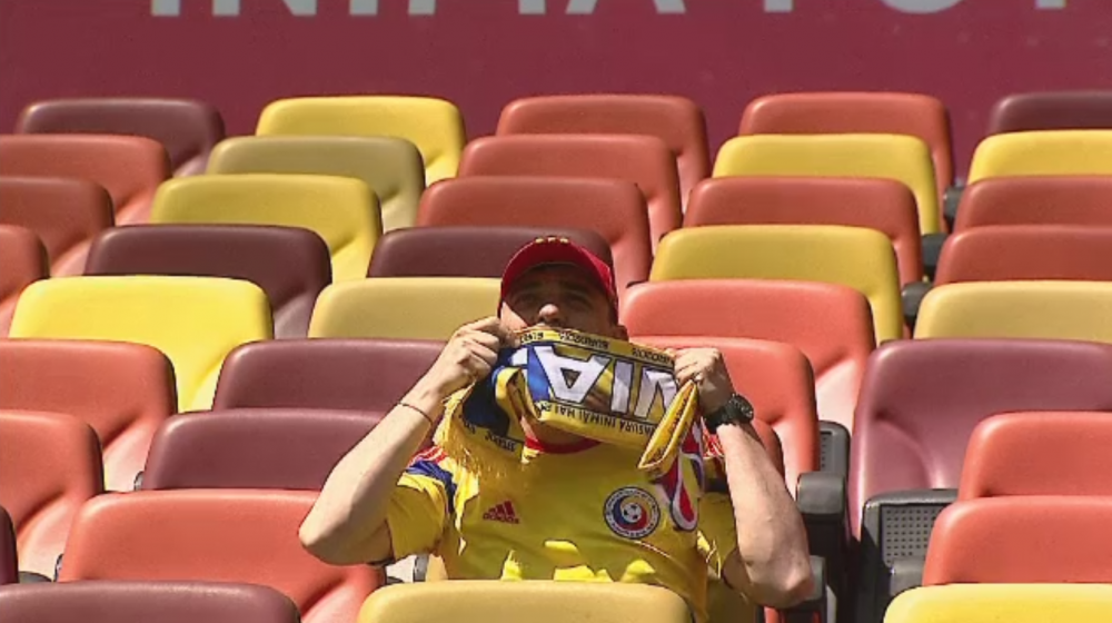 Suporterul care le cere tricolorilor sa fie asa cum e el in fiecare zi: LA INALTIME :) Are colectie de bilete de la meciuri si asteapta cu nerabdare Romania-Elvetia_3