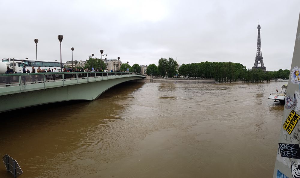 REPORTAJ Euro 2016, stare de urgenta, iar acum si inundatii. Ce se intampla la Paris inaintea sosirii Romaniei_1