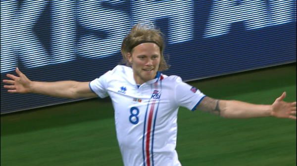 Bjarnason inscrie primul gol din istoria Islandei la Euro!