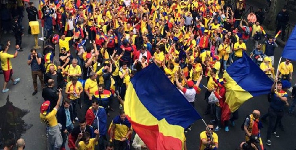 Imagini ISTORICE cu fanii nationalei Romaniei in Paris! Mii de romani au plecat spre stadionul lui PSG! FOTO si VIDEO_1