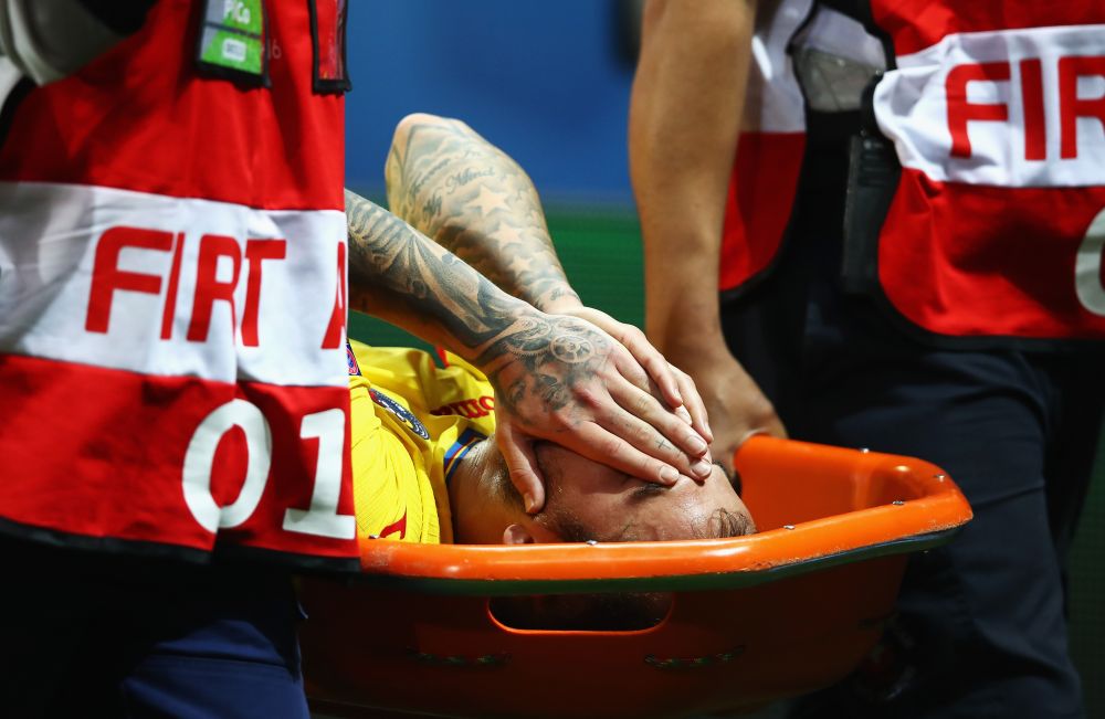 Dramatic: Denis Alibec, scos pe targa din stadion dupa accidentarea din meciul cu Albania. Atacantul, suspect de o ruptura a ligamentelor genunchiului_28