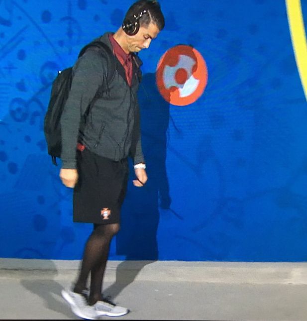 RECORD FAKER! Ronaldo, facut PRAF dupa jocul cu Austria! Portughezul, iroanizat pentru costumatia cu care a venit la meci. FOTO_7