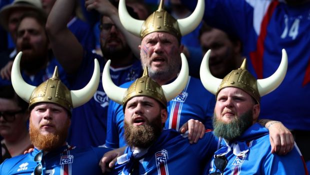
	Toata Islanda a iesit in strada de fericire. Au ocupat o piata :)) Video superb cu bucuria nebuna a celei mai mici tari din istorie la Euro
