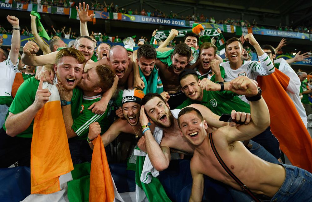 GALERIE FOTO: Ei sunt oamenii care au cucerit o lume intreaga la Euro! Cele mai tari imagini cu fanii irlandezi pe stadioanele din Franta_12