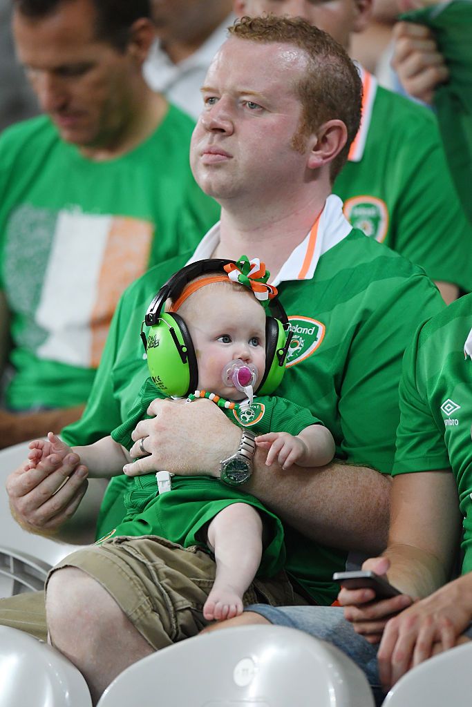 GALERIE FOTO: Ei sunt oamenii care au cucerit o lume intreaga la Euro! Cele mai tari imagini cu fanii irlandezi pe stadioanele din Franta_3