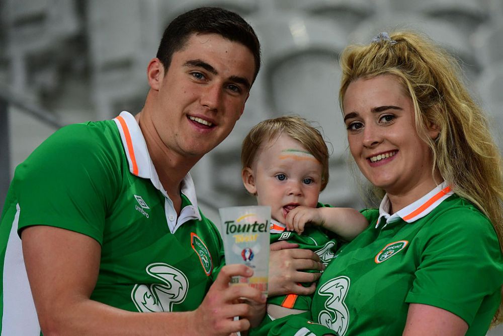 GALERIE FOTO: Ei sunt oamenii care au cucerit o lume intreaga la Euro! Cele mai tari imagini cu fanii irlandezi pe stadioanele din Franta_7