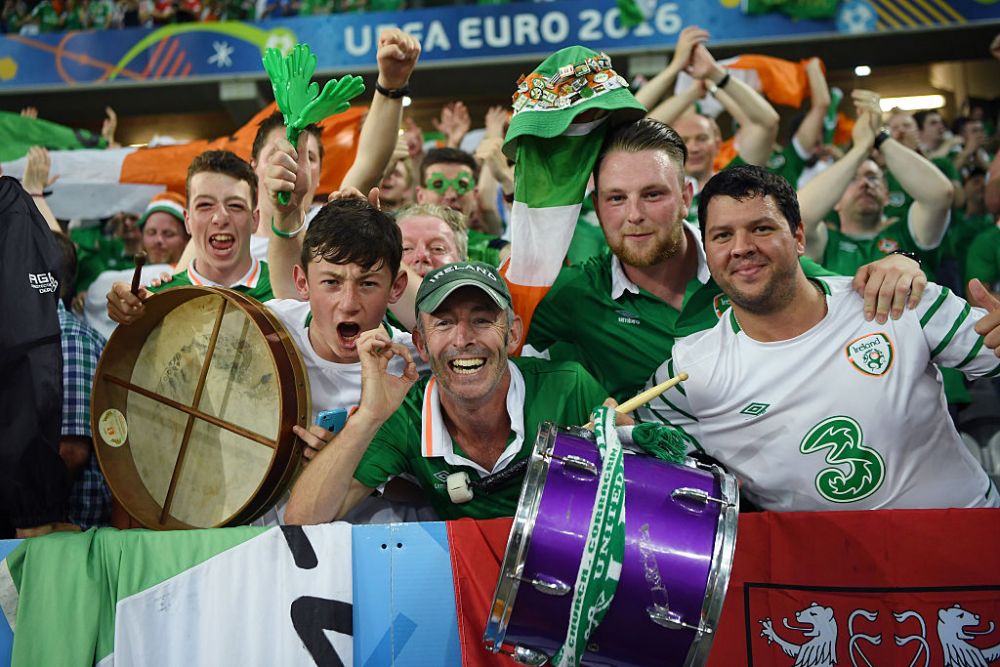 GALERIE FOTO: Ei sunt oamenii care au cucerit o lume intreaga la Euro! Cele mai tari imagini cu fanii irlandezi pe stadioanele din Franta_10