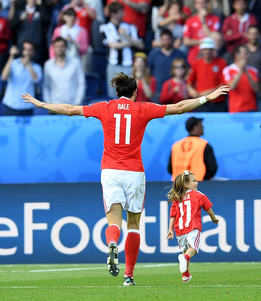 El este Gheata de Aur de la Euro in acest moment! GALERIE FOTO: Imagini fantastice cu fetita lui Bale, intrata pe teren sa se bucure pentru calificarea nationalei_11