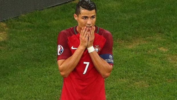 
	Ce faza de cosmar pentru Ronaldo in minutul 85: a scapat singur cu portarul, dar a dat pe langa minge! VIDEO 
