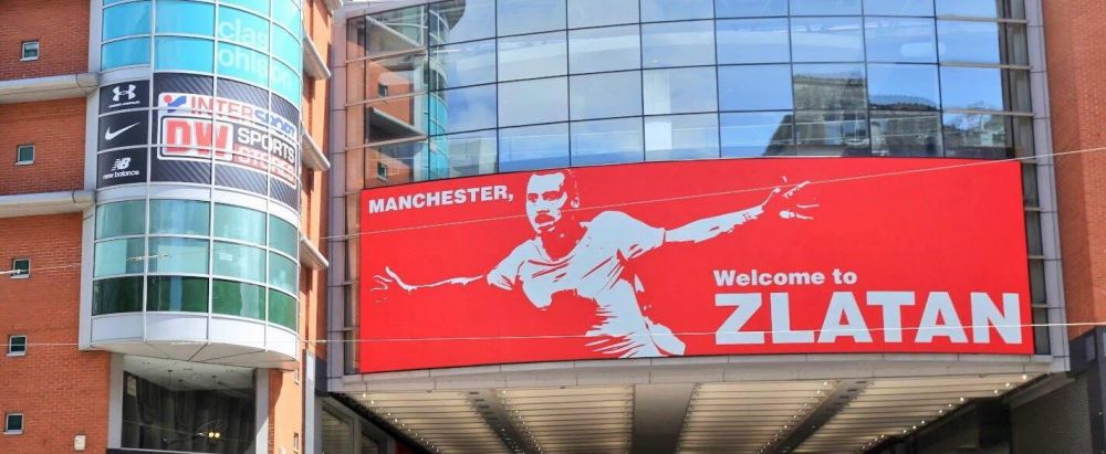 "Manchester, bine ai venit la Zlatan!" Aroganta uriasa a celor de la United fata de rivalii de la City. Unde au plasat acest afis_2