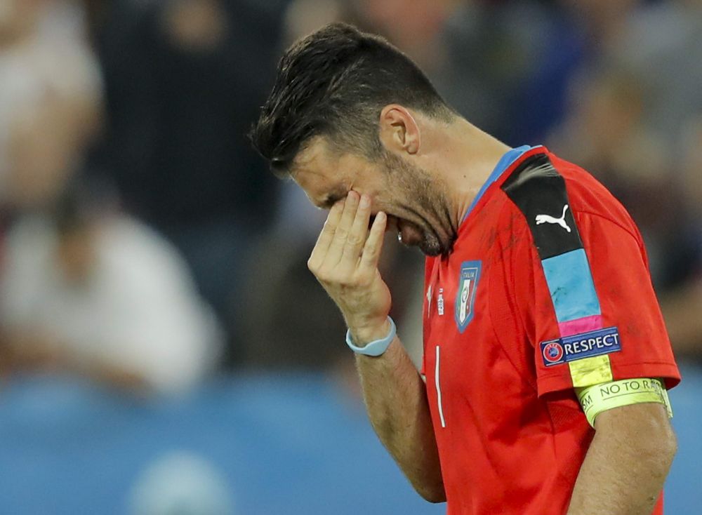 LACRIMI de campion! Buffon si-a luat adio de la EURO cu ochii in lacrimi: "E cea mai grea infrangere" _1