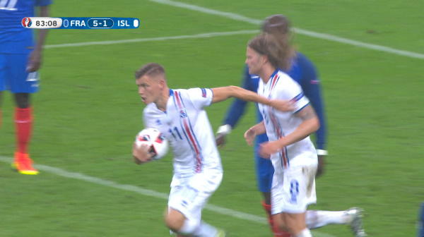 GOOOL Islanda. Bjarnasson reduce din diferenta cu o lovitura de cap: 5-2. VIDEO