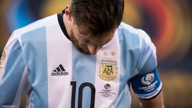 
	&quot;Fotbalul fara Messi nu mai e fotbal!&quot; Reactia lui Neymar dupa ce Messi a anuntat ca renunta la nationala
