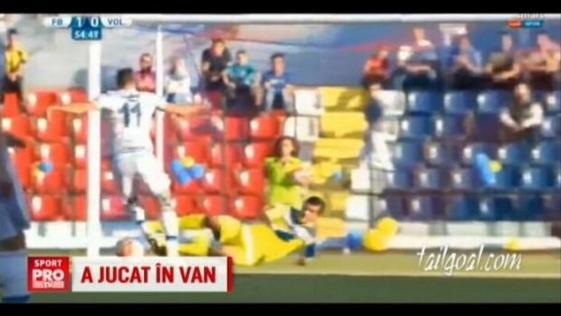 
	E banc? Nu, e pe bune! Van Persie s-a facut de ras la o faza in meciul cu FC Voluntari. Si el a inceput sa rada:) VIDEO
