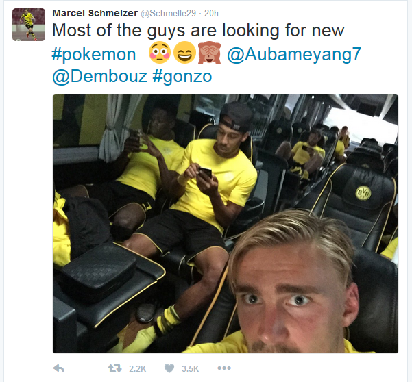 Ultima nebunie virtuala a ajuns si in fotbal. Jucatorii lui Dortmund vaneaza POKEMONI intre antrenamente :)) FOTO_1