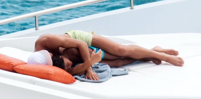Imagini superbe cu Ronaldo in rolul de tata. Portughezul se reface alaturi de fiul sau si de familie pe un yacht - GALERIE FOTO_9