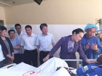 
	FOTO SOCANT. Cum arata radiografia piciorului lui Demba Ba, dupa accidentarea groaznica suferita in China. Cariera atacantului este in pericol
