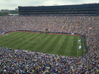 
	Nu-i rau pentru un meci de &quot;soccer&quot; :) Audienta fabuloasa la amicalul Real Madrid - Chelsea, disputat la Michigan: peste 105.000 oameni au fost pe stadion. Cat s-a terminat partida
