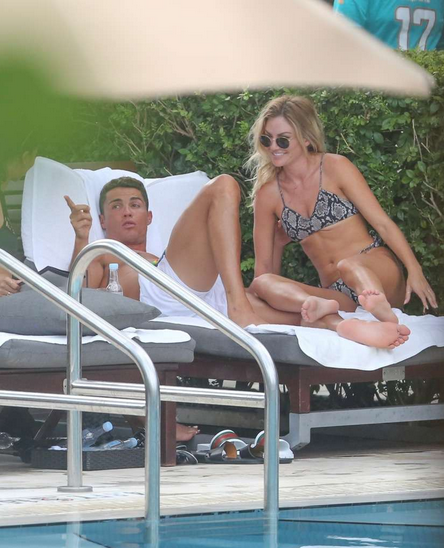 FOTO Scene fierbinti cu Ronaldo si o blonda misterioasa la piscina in Miami! Cum se distreaza portughezul dupa victoria de la EURO_3