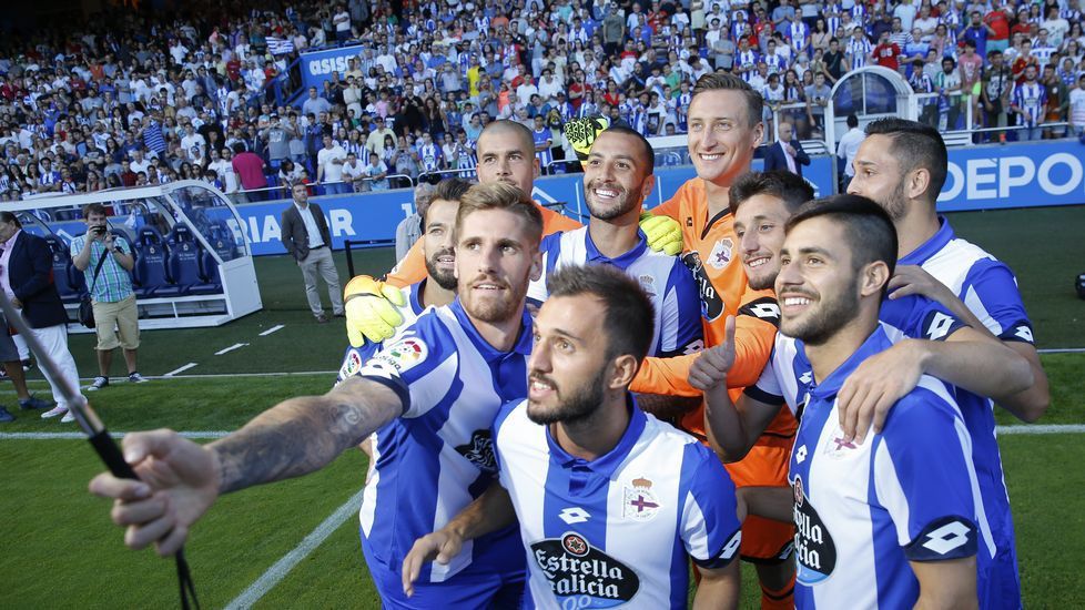 FOTO Andone, impresionat de primirea de la Deportivo: "Suporterii sunt foarte calzi" A primit numar de titular_7
